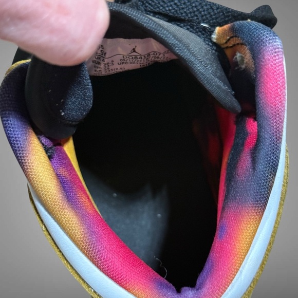 Nike Air Jordan 1 Mid SE "Wear Away" sneakers Size 4.5 Youth Authentic - Picture 9 of 12